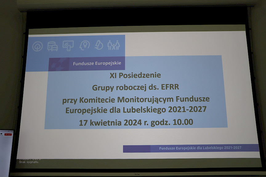 Zdjęcie ekranu ze slajdem opisującym tematykę spotkania  