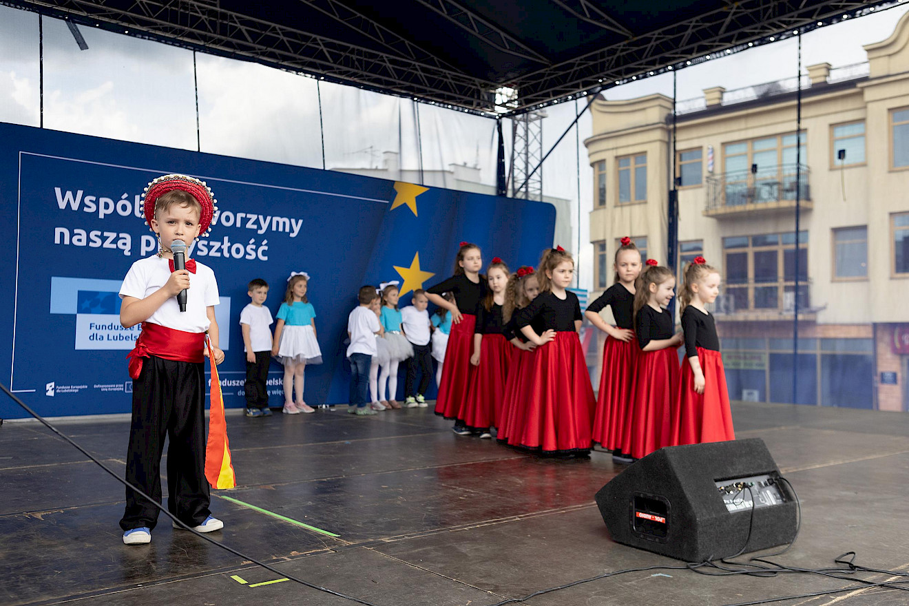 Lokomotywy Funduszy Europejskich. Uczestnicy Pikniku Europejskiego w Chełmie