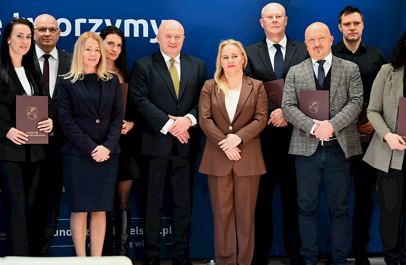 Uroczyste wręczenie umów o dofinansowanie projektów w ramach Działania 9.2 Aktywizacja zawodowa programu Fundusze Europejskie dla Lubelskiego 2021-2027