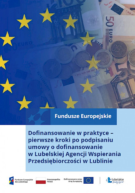 Broszura dla Beneficjentów LAWP – flaga unii europejskiej na tle monet i banknotów euro na stole