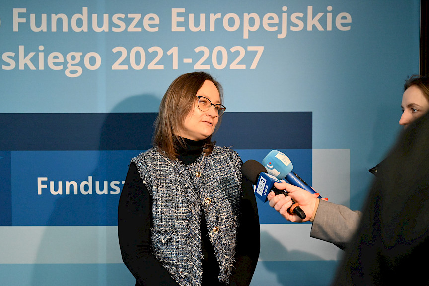 Uroczyste wręczenie umów o dofinansowanie projektów w ramach Działania 1.3 Badania i innowacje w sektorze przedsiębiorstw programu FEL 2021-2027.
