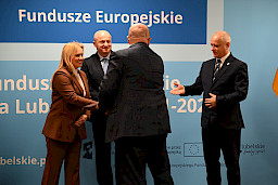 Uroczyste wręczenie umów o dofinansowanie projektów w ramach Działania 1.3 Badania i innowacje w sektorze przedsiębiorstw programu FEL 2021-2027.