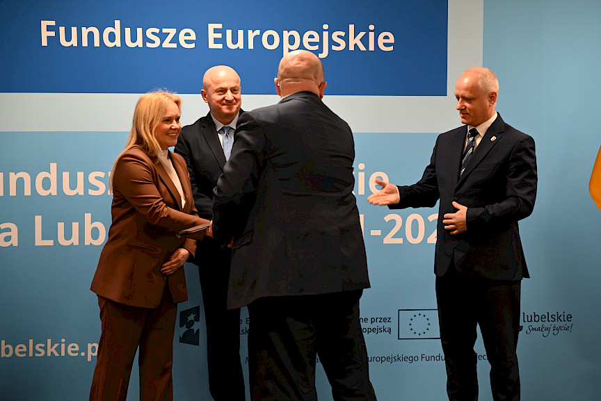 Uroczyste wręczenie umów o dofinansowanie projektów w ramach Działania 1.3 Badania i innowacje w sektorze przedsiębiorstw programu FEL 2021-2027.
