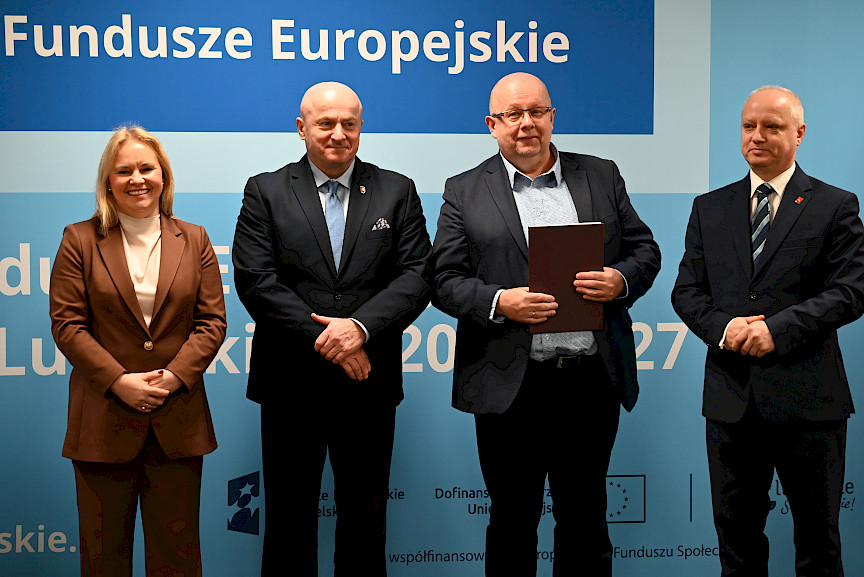 Uroczyste wręczenie umów o dofinansowanie projektów w ramach Działania 1.3 Badania i innowacje w sektorze przedsiębiorstw programu FEL 2021-2027.