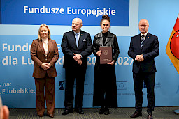 Uroczyste wręczenie umów o dofinansowanie projektów w ramach Działania 1.3 Badania i innowacje w sektorze przedsiębiorstw programu FEL 2021-2027.