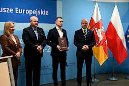 Uroczyste wręczenie umów o dofinansowanie projektów w ramach Działania 1.3 Badania i innowacje w sektorze przedsiębiorstw programu FEL 2021-2027.