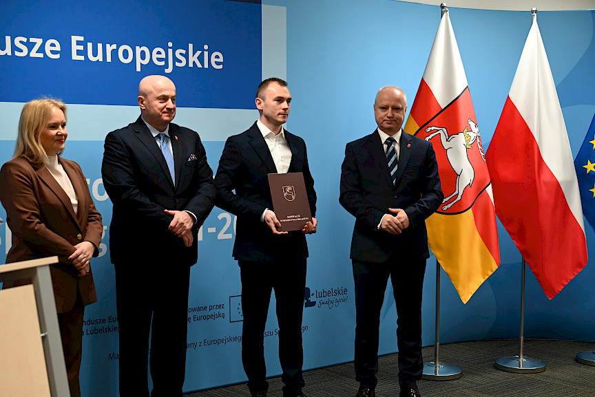 Uroczyste wręczenie umów o dofinansowanie projektów w ramach Działania 1.3 Badania i innowacje w sektorze przedsiębiorstw programu FEL 2021-2027.