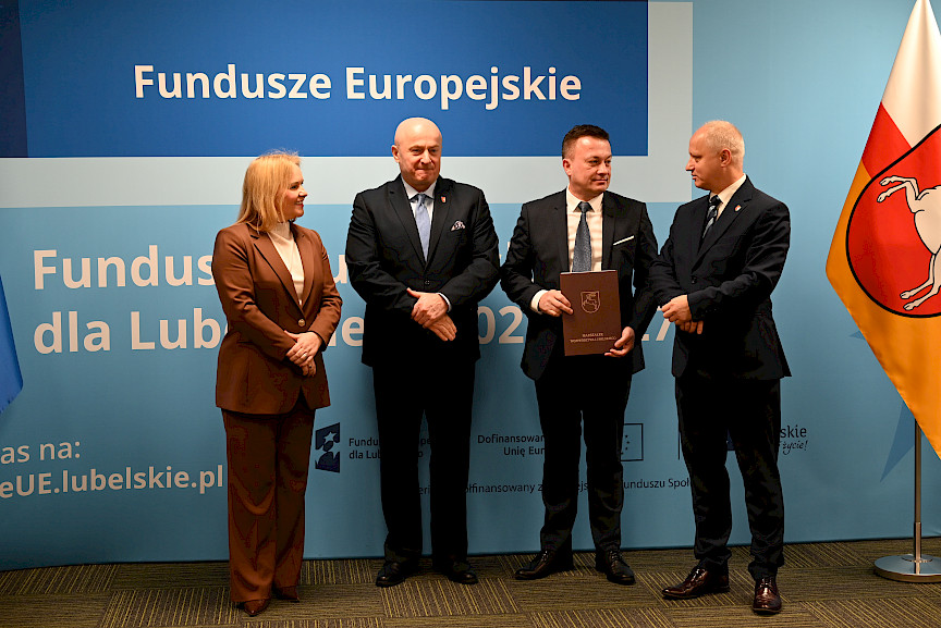 Uroczyste wręczenie umów o dofinansowanie projektów w ramach Działania 1.3 Badania i innowacje w sektorze przedsiębiorstw programu FEL 2021-2027.