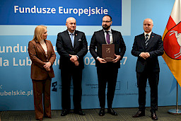 Uroczyste wręczenie umów o dofinansowanie projektów w ramach Działania 1.3 Badania i innowacje w sektorze przedsiębiorstw programu FEL 2021-2027.