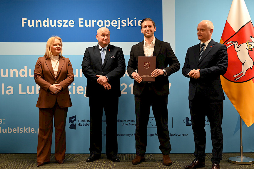 Uroczyste wręczenie umów o dofinansowanie projektów w ramach Działania 1.3 Badania i innowacje w sektorze przedsiębiorstw programu FEL 2021-2027.