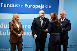 Uroczyste wręczenie umów o dofinansowanie projektów w ramach Działania 1.3 Badania i innowacje w sektorze przedsiębiorstw programu FEL 2021-2027.