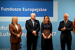 Uroczyste wręczenie umów o dofinansowanie projektów w ramach Działania 1.3 Badania i innowacje w sektorze przedsiębiorstw programu FEL 2021-2027.