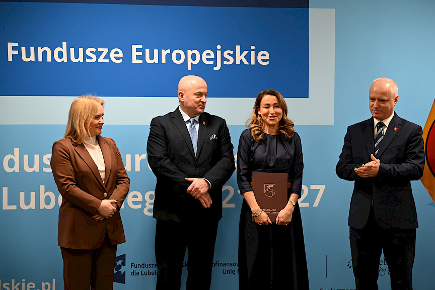 Uroczyste wręczenie umów o dofinansowanie projektów w ramach Działania 1.3 Badania i innowacje w sektorze przedsiębiorstw programu FEL 2021-2027.