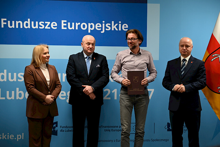 Uroczyste wręczenie umów o dofinansowanie projektów w ramach Działania 1.3 Badania i innowacje w sektorze przedsiębiorstw programu FEL 2021-2027.
