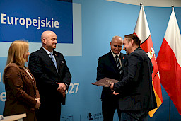 Uroczyste wręczenie umów o dofinansowanie projektów w ramach Działania 1.3 Badania i innowacje w sektorze przedsiębiorstw programu FEL 2021-2027.