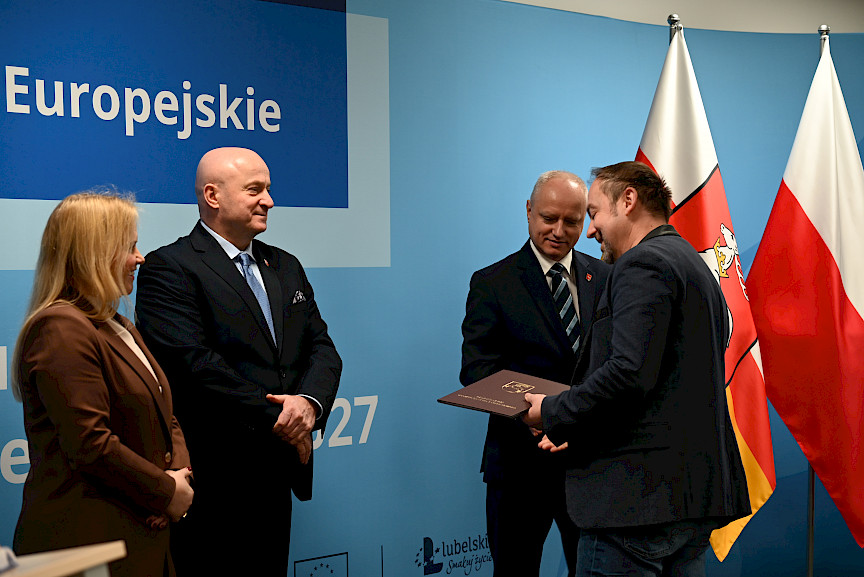 Uroczyste wręczenie umów o dofinansowanie projektów w ramach Działania 1.3 Badania i innowacje w sektorze przedsiębiorstw programu FEL 2021-2027.