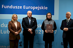Uroczyste wręczenie umów o dofinansowanie projektów w ramach Działania 1.3 Badania i innowacje w sektorze przedsiębiorstw programu FEL 2021-2027.