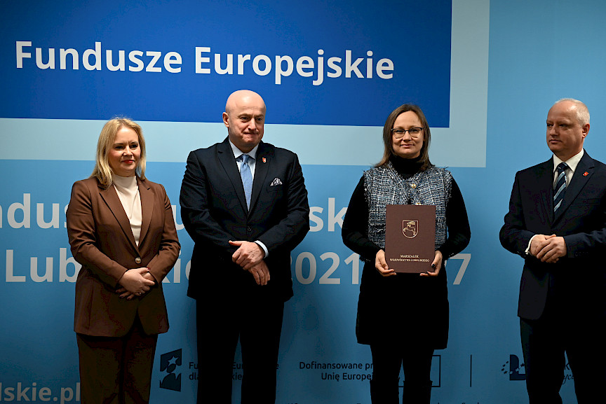 Uroczyste wręczenie umów o dofinansowanie projektów w ramach Działania 1.3 Badania i innowacje w sektorze przedsiębiorstw programu FEL 2021-2027.