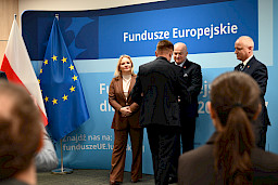 Uroczyste wręczenie umów o dofinansowanie projektów w ramach Działania 1.3 Badania i innowacje w sektorze przedsiębiorstw programu FEL 2021-2027.