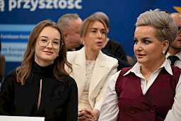 Uroczyste wręczenie umów o dofinansowanie projektów w ramach Działania 8.8 Wsparcie rodziny i pieczy zastępczej (13 umów), 10.5 Wsparcie edukacji w ramach Zintegrowanych Inwestycji Terytorialnych (1 umowa), 10.6 Uczenie się osób dorosłych (12 umów).