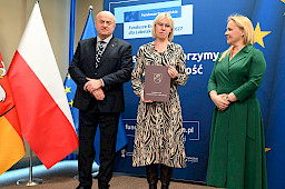 Uroczyste wręczenie umów o dofinansowanie projektów w ramach Działania 8.8 Wsparcie rodziny i pieczy zastępczej (13 umów), 10.5 Wsparcie edukacji w ramach Zintegrowanych Inwestycji Terytorialnych (1 umowa), 10.6 Uczenie się osób dorosłych (12 umów).