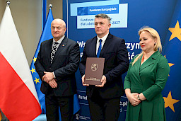 Uroczyste wręczenie umów o dofinansowanie projektów w ramach Działania 8.8 Wsparcie rodziny i pieczy zastępczej (13 umów), 10.5 Wsparcie edukacji w ramach Zintegrowanych Inwestycji Terytorialnych (1 umowa), 10.6 Uczenie się osób dorosłych (12 umów).