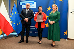 Uroczyste wręczenie umów o dofinansowanie projektów w ramach Działania 8.8 Wsparcie rodziny i pieczy zastępczej (13 umów), 10.5 Wsparcie edukacji w ramach Zintegrowanych Inwestycji Terytorialnych (1 umowa), 10.6 Uczenie się osób dorosłych (12 umów).