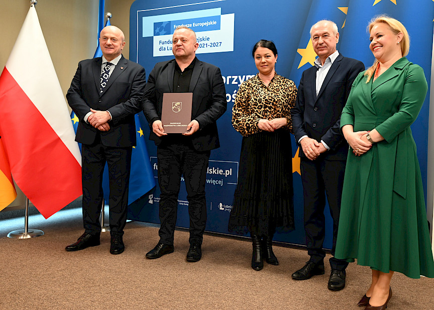 Uroczyste wręczenie umów o dofinansowanie projektów w ramach Działania 8.8 Wsparcie rodziny i pieczy zastępczej (13 umów), 10.5 Wsparcie edukacji w ramach Zintegrowanych Inwestycji Terytorialnych (1 umowa), 10.6 Uczenie się osób dorosłych (12 umów).