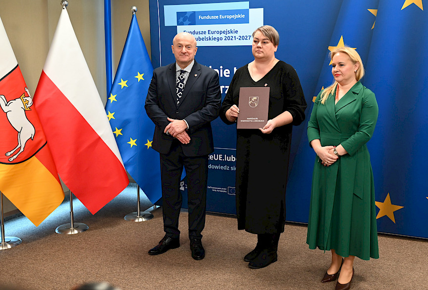 Uroczyste wręczenie umów o dofinansowanie projektów w ramach Działania 8.8 Wsparcie rodziny i pieczy zastępczej (13 umów), 10.5 Wsparcie edukacji w ramach Zintegrowanych Inwestycji Terytorialnych (1 umowa), 10.6 Uczenie się osób dorosłych (12 umów).