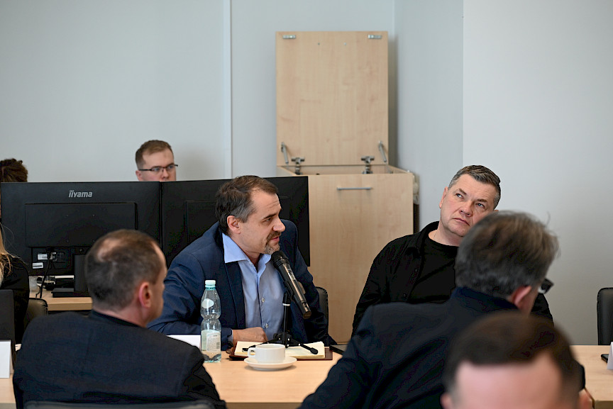XVII Posiedzenie grup roboczych działających przy Komitecie Monitorującym Fundusze Europejskie dla Lubelskiego 2021-2027, uczestnik spotkania zabiera głos.