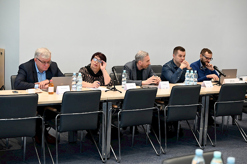 XVII Posiedzenie grup roboczych działających przy Komitecie Monitorującym Fundusze Europejskie dla Lubelskiego 2021-2027, na pierwszym planie uczestnicy spotkania.