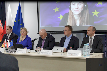 Screen z filmu nt. Komitetu Monitorującego