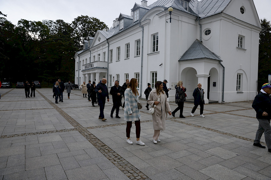 Wizyta studyjna KM FEL w Zespole pałacowo-parkowym Radziwiłłów w Białej Podlaskiej 30 września 2025 r.
