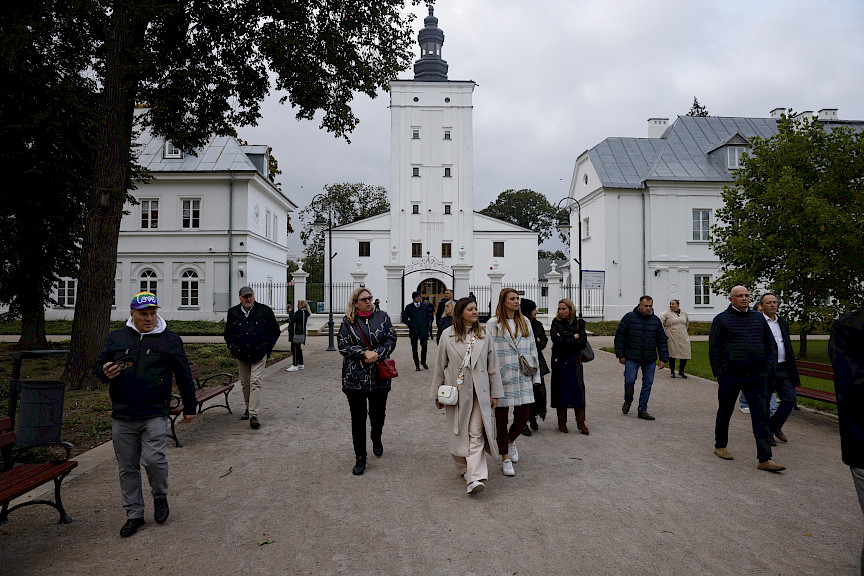 Wizyta studyjna KM FEL w Zespole Zamkowo-Parkowym Radziwiłłów w Białej Podlaskiej 30 września 2025 r.