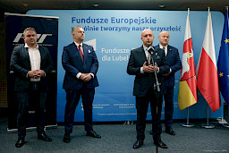 Wręczenie umowy na zakup 4 Elektrycznych Zespołów Trakcyjnych