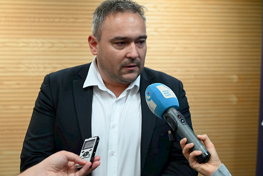 Wręczenie umowy na zakup 4 Elektrycznych Zespołów Trakcyjnych