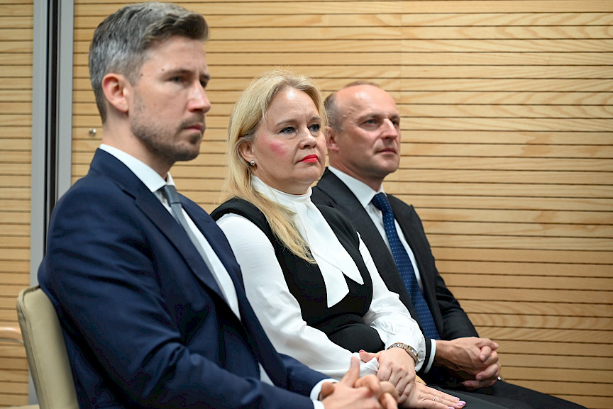 Wręczenie umowy na zakup 4 Elektrycznych Zespołów Trakcyjnych