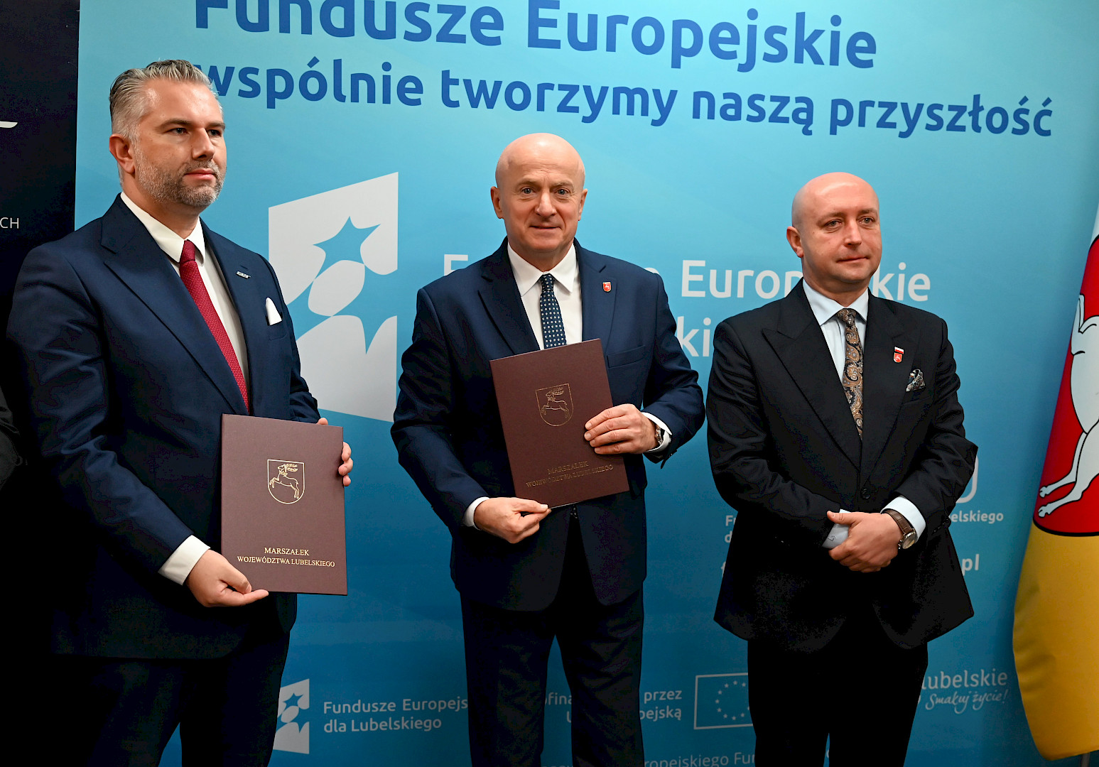 Wręczenie umowy na zakup 4 Elektrycznych Zespołów Trakcyjnych