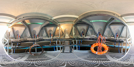 Zdjęcie przedstawia fragment oczyszczalni ścieków.