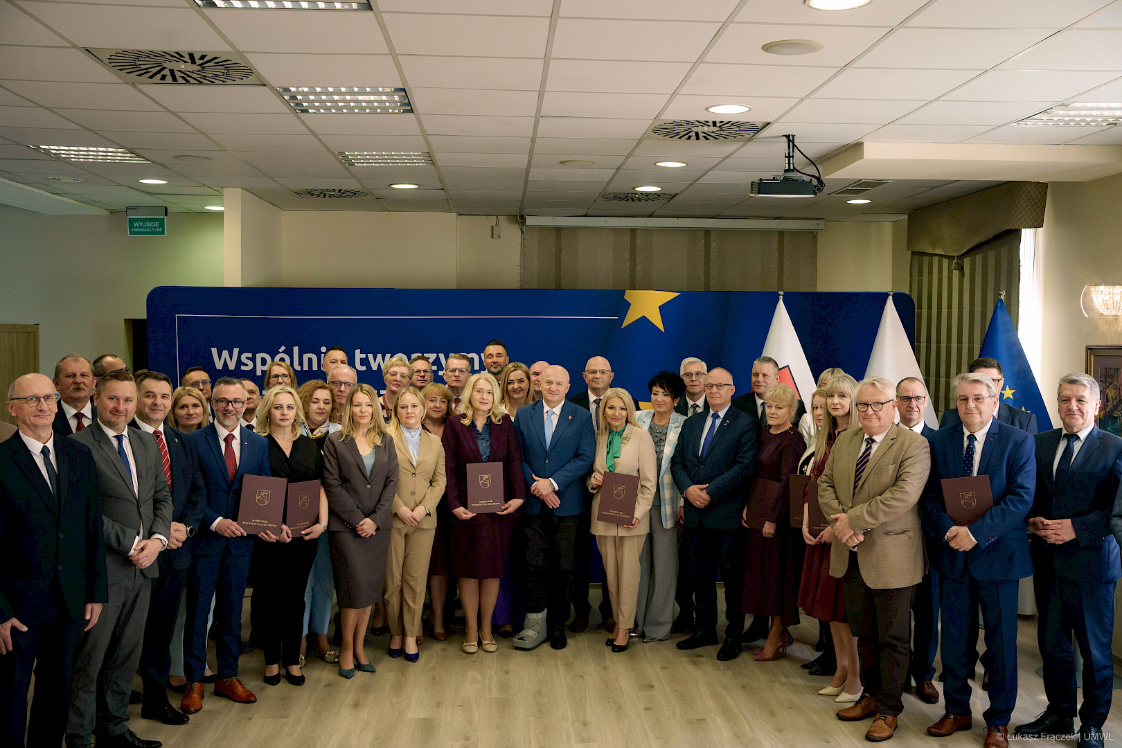 Zdjęcie grupowe wszystkich uczestników wydarzenia.