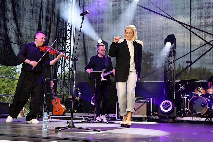 Halina Mlynkova występująca na scenie