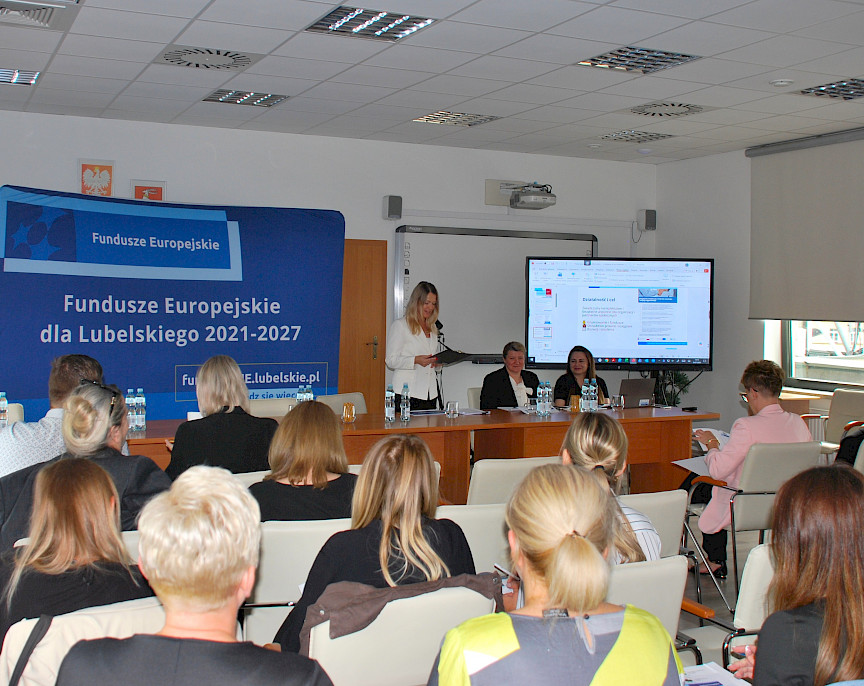 Relacja ze szkolenia dla potencjalnych beneficjentów w ramach Działania 17.1 Aktywizacja zawodowa w zakresie obronności i bezpieczeństwa.